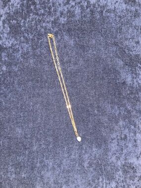 Delicate Gold Pearl Pendant Necklace - Women Jewelry